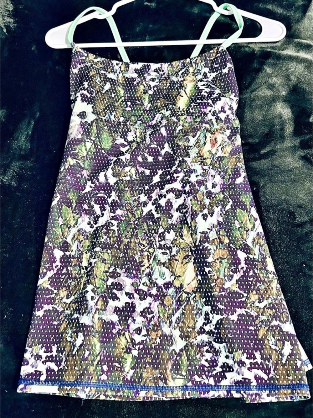 lululemon Printed tank top built in bra Size 6 Like New